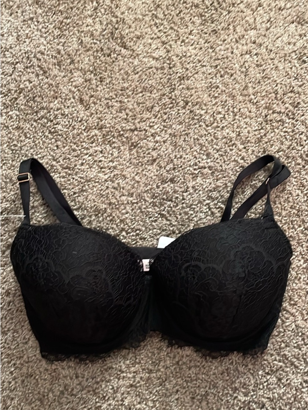 Victoria’s Secret Lace Underwire Push-Up Bra in Black